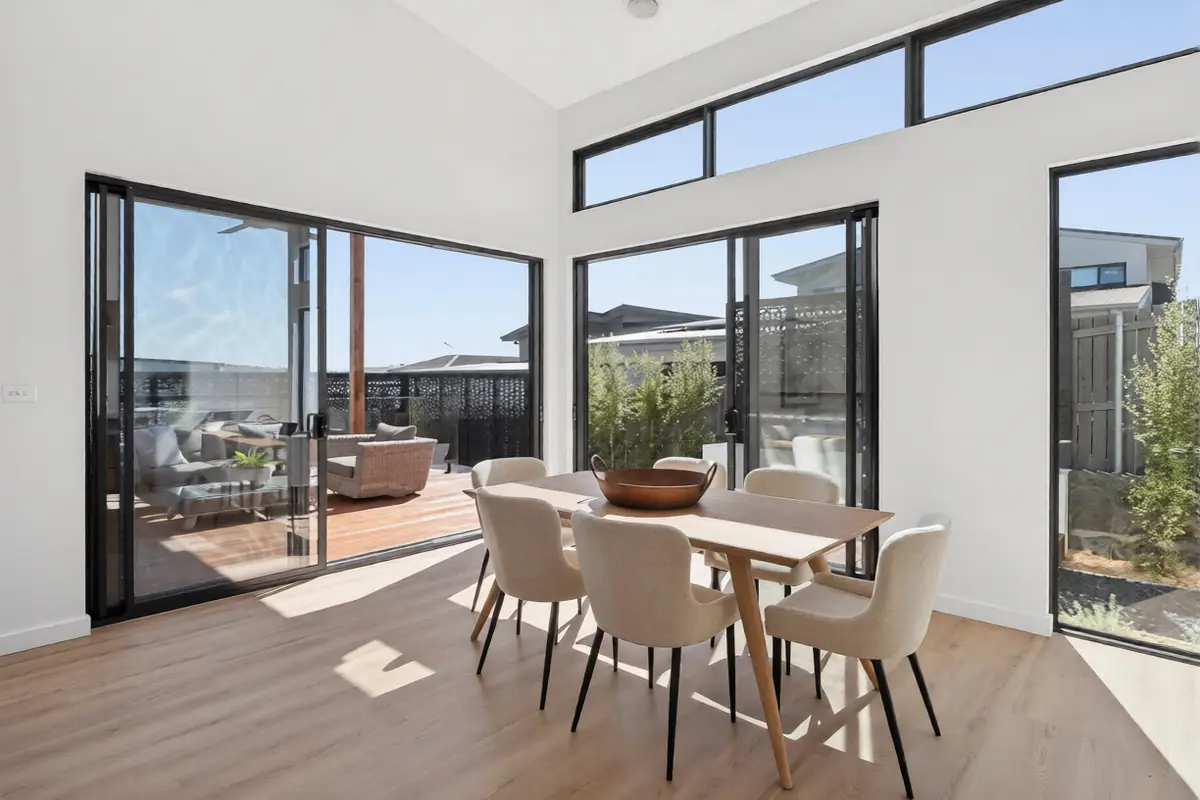Dining room with corner glass and alfresco view, Boyanton Street Canberra